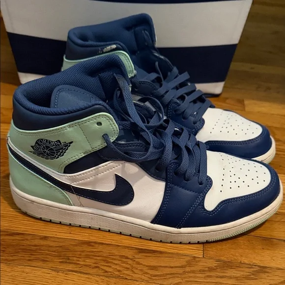 Nike High-Top Athletic Sneakers Navy White Mint - Picture 3 of 3